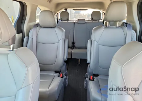 2021 Toyota Sienna Xle 7-Passenger z USA, uszkodzony, nr VIN 5TDJRKEC3MS002966